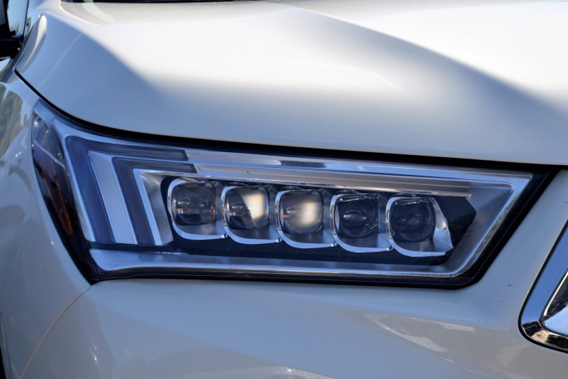 concession-auto-NICE-min_acura-headlamp-2834131